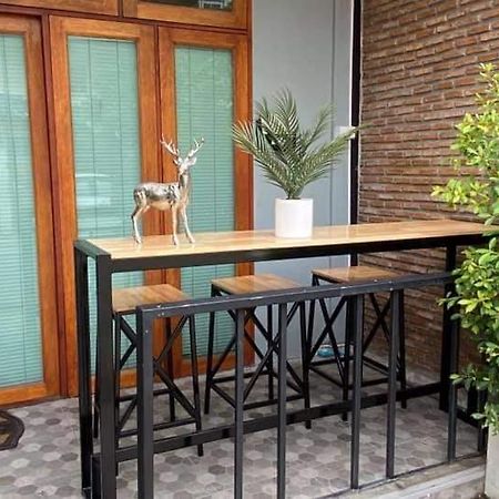 Nature Village Hostel Bangkok Exterior photo